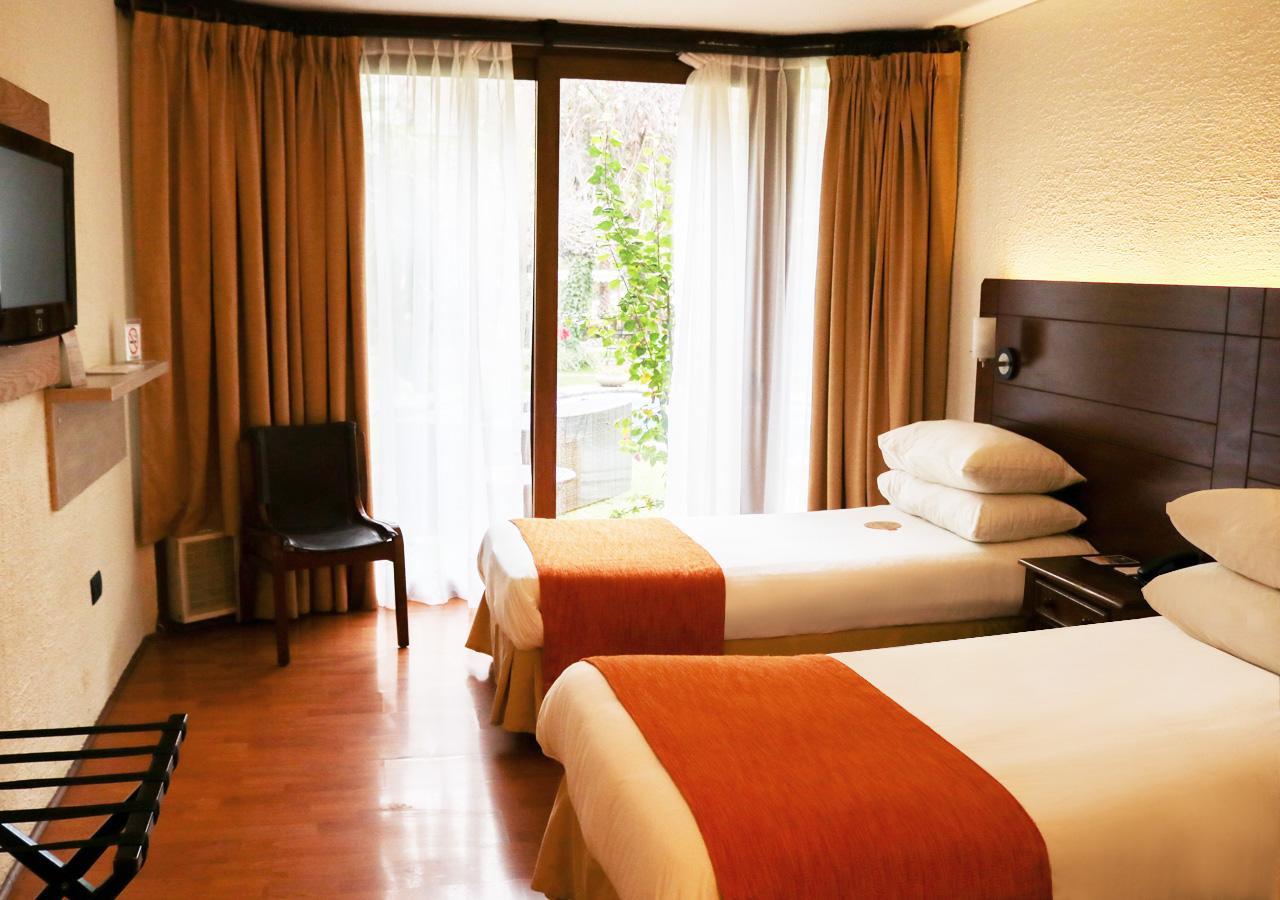 סנטיאגו Hotel Y Centro De Eventos Manquehue Las Condes מראה חיצוני תמונה