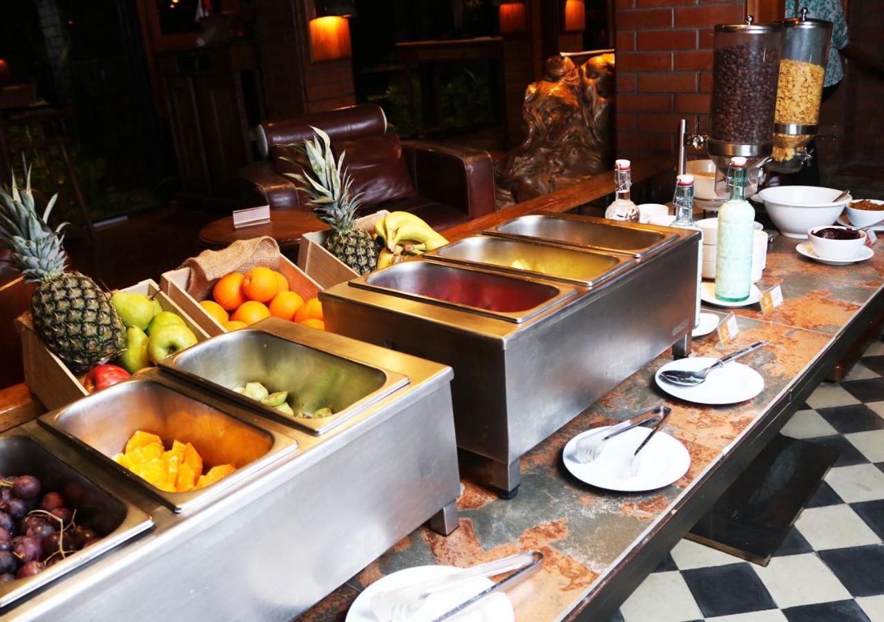סנטיאגו Hotel Y Centro De Eventos Manquehue Las Condes מראה חיצוני תמונה